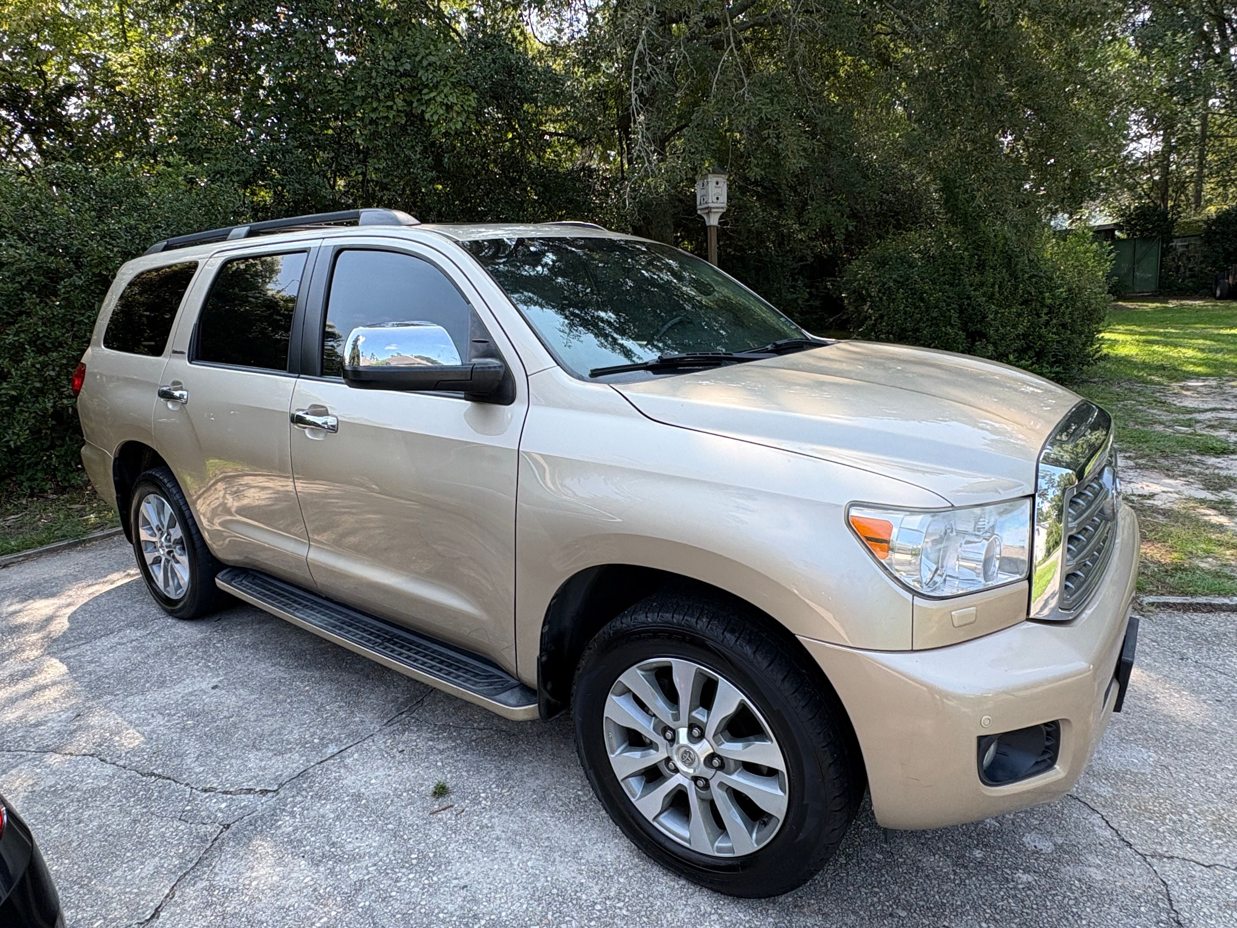 Used 2017 Toyota Sequoia Limited w/ Safety & Convenience Package RWD image 1
