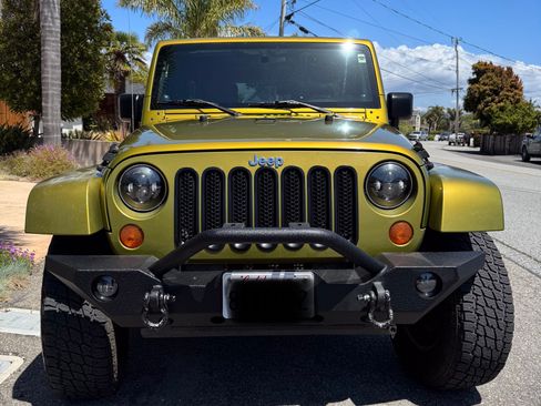 Used 2007 Jeep Wrangler Unlimited Sahara w/ Dual Top Group AWD/4WD image 16