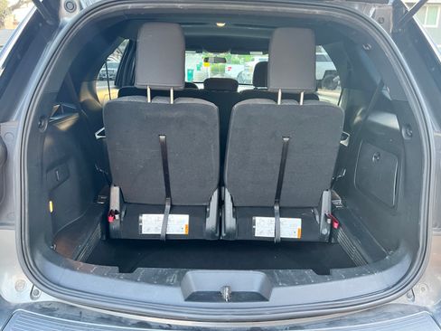 Used 2018 Ford Explorer XLT AWD/4WD image 16