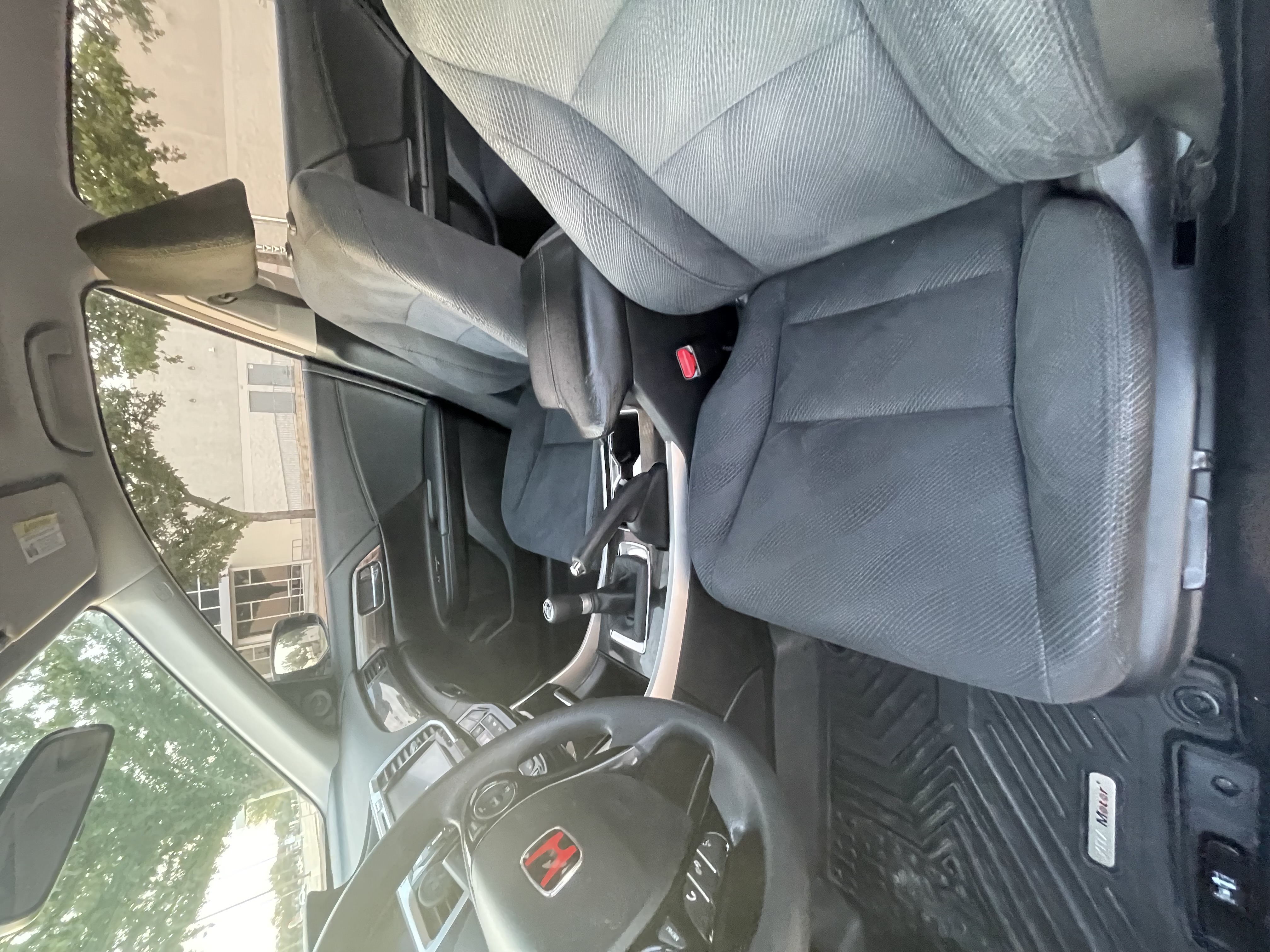 Used 2016 Honda Accord EX image 21
