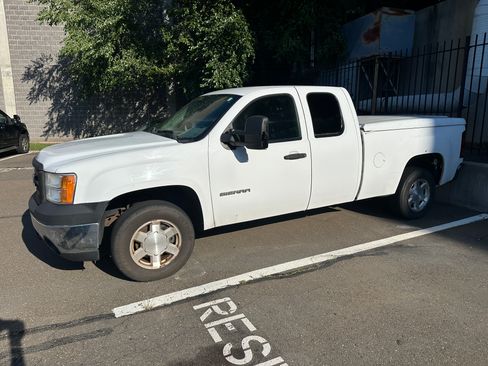 Used 2011 GMC Sierra 1500 W/T AWD/4WD image 2