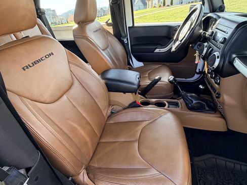 Used 2014 Jeep Wrangler Rubicon w/ Dual Top Group image 14