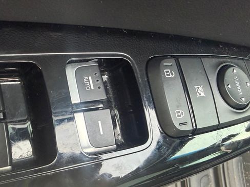 Used 2022 Kia Sportage EX w/ EX Technology Package FWD image 13