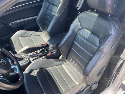 Used 2015 Volkswagen GTI SE FWD image 12