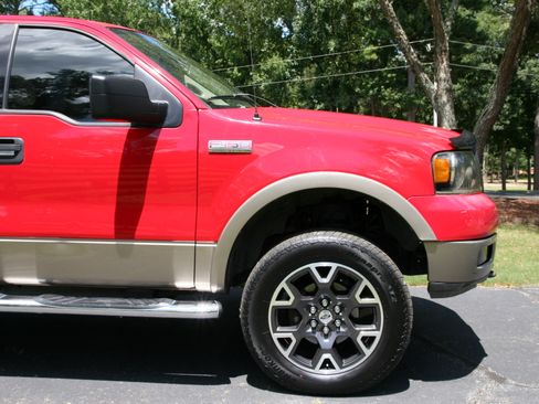 Used 2004 Ford F150 Lariat image 12