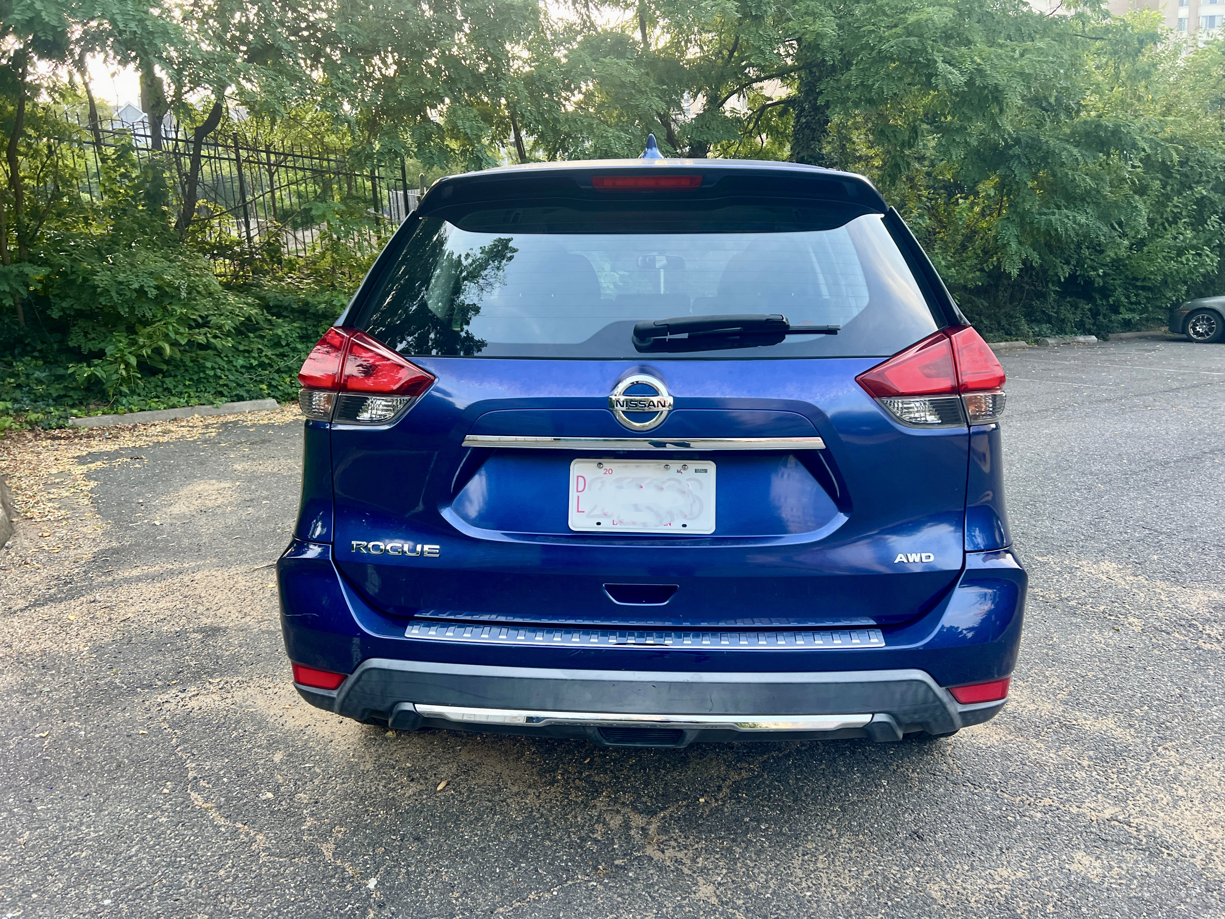Used 2017 Nissan Rogue S AWD/4WD image 8