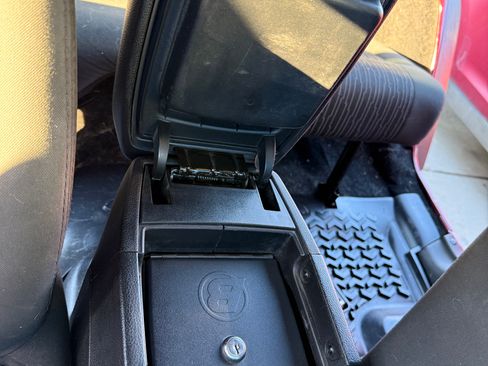 Used 2011 Jeep Wrangler Unlimited Sport image 27