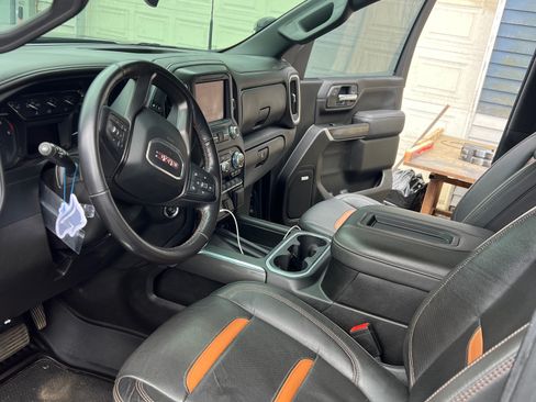 Used 2022 GMC Sierra 2500 AT4 w/ AT4 Preferred Package image 12