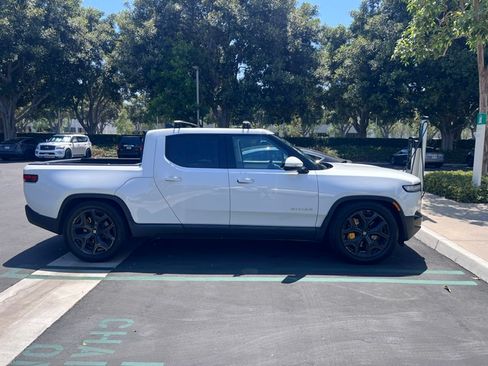 Used 2022 Rivian R1T Adventure AWD/4WD image 2