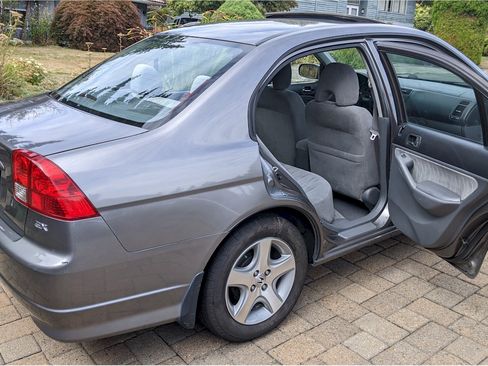 Used 2005 Honda Civic EX image 10