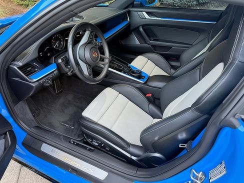 Used 2023 Porsche 911 Carrera 4S image 2