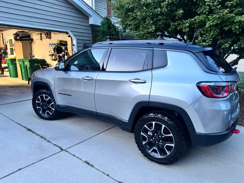 Used 2019 Jeep Compass Trailhawk w/ Leather Interior Group AWD/4WD image 5
