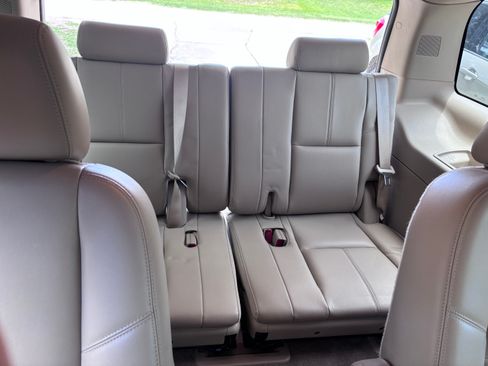 Used 2013 Chevrolet Tahoe LT w/ Texas Edition RWD image 4
