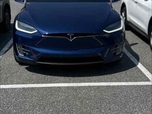 Used 2018 Tesla Model X 100D AWD/4WD image 9