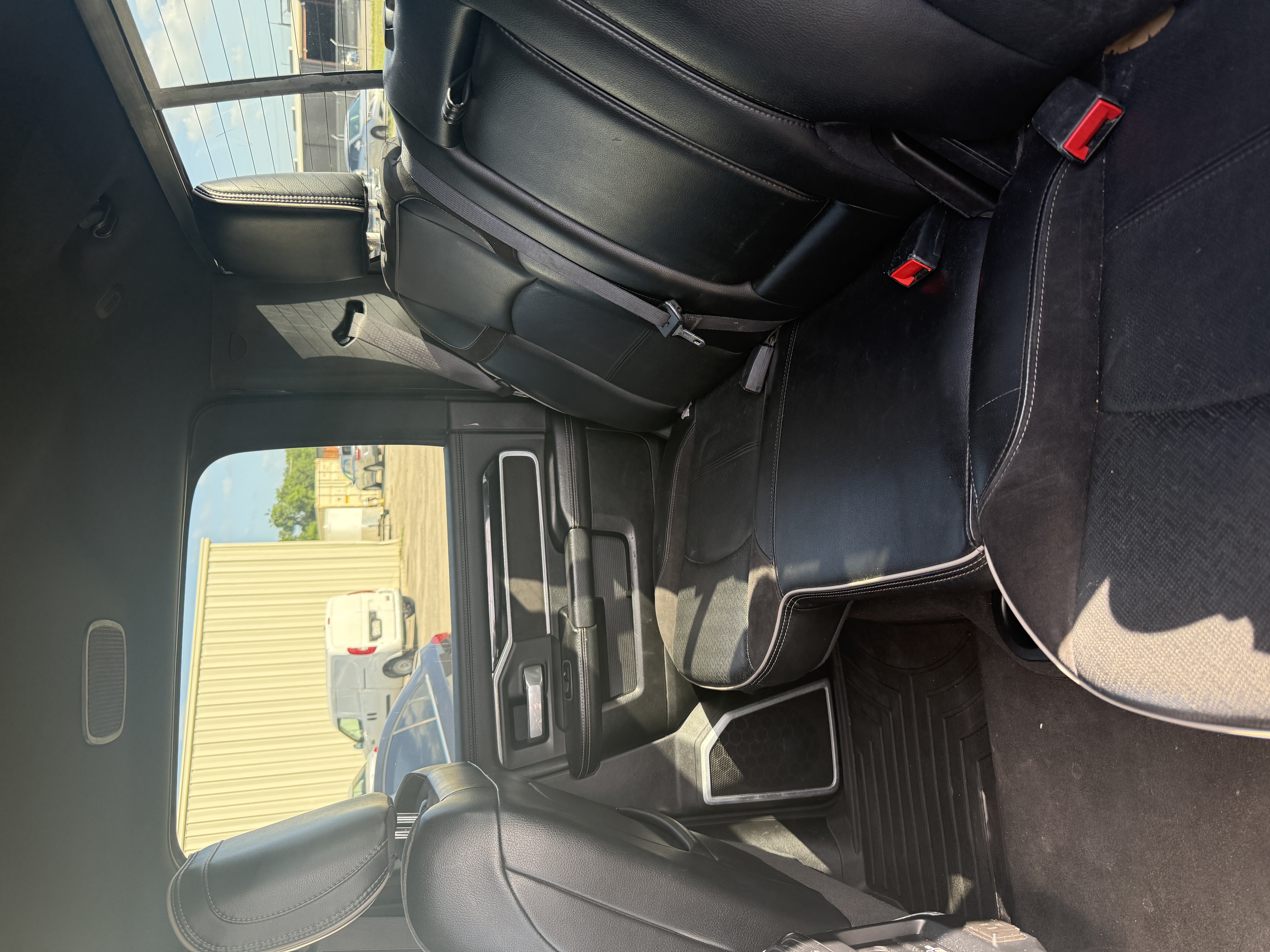 Used 2020 RAM 2500 Laramie w/ Night Edition AWD/4WD image 9