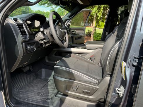 Used 2025 RAM 2500 Laramie AWD/4WD image 20