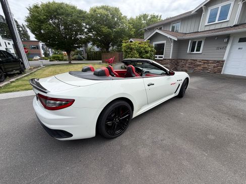 Used 2013 Maserati GranTurismo Sport RWD image 15