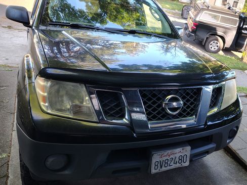 Used 2011 Nissan Frontier S w/ S Preferred Pkg RWD image 1
