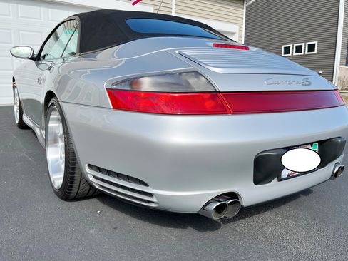 Used 2004 Porsche 911 Carrera 4S image 8