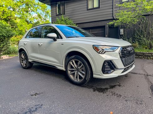 Used 2025 Audi Q3 2.0T Premium w/ Convenience Package AWD/4WD image 4