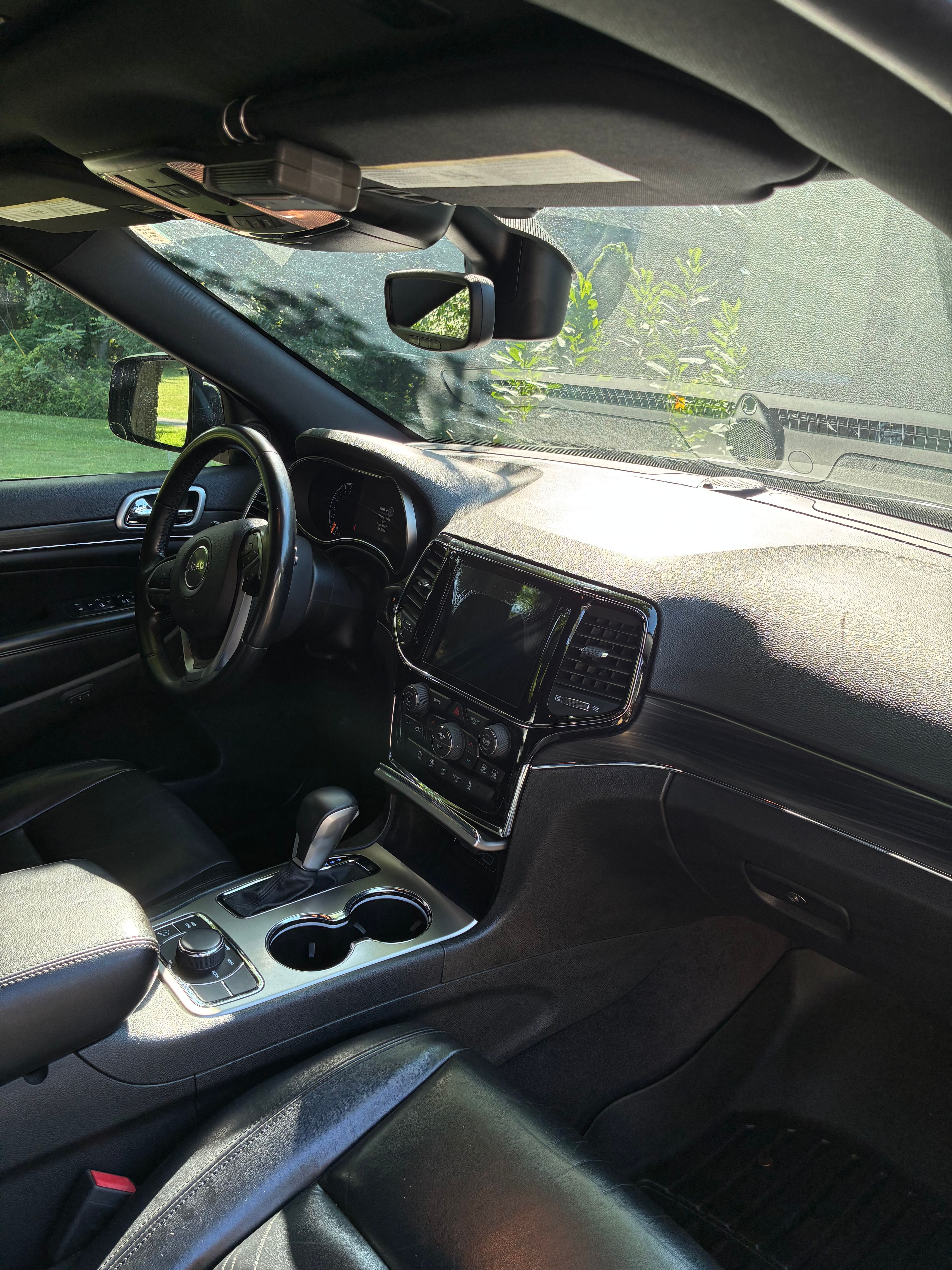 Used 2019 Jeep Grand Cherokee Limited AWD/4WD image 9