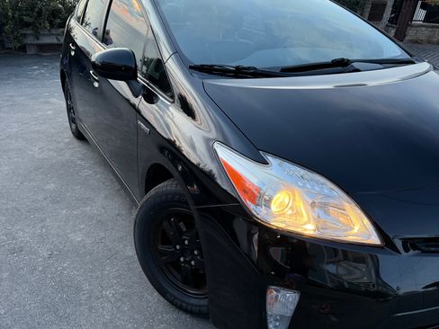 Used 2015 Toyota Prius Four image 2
