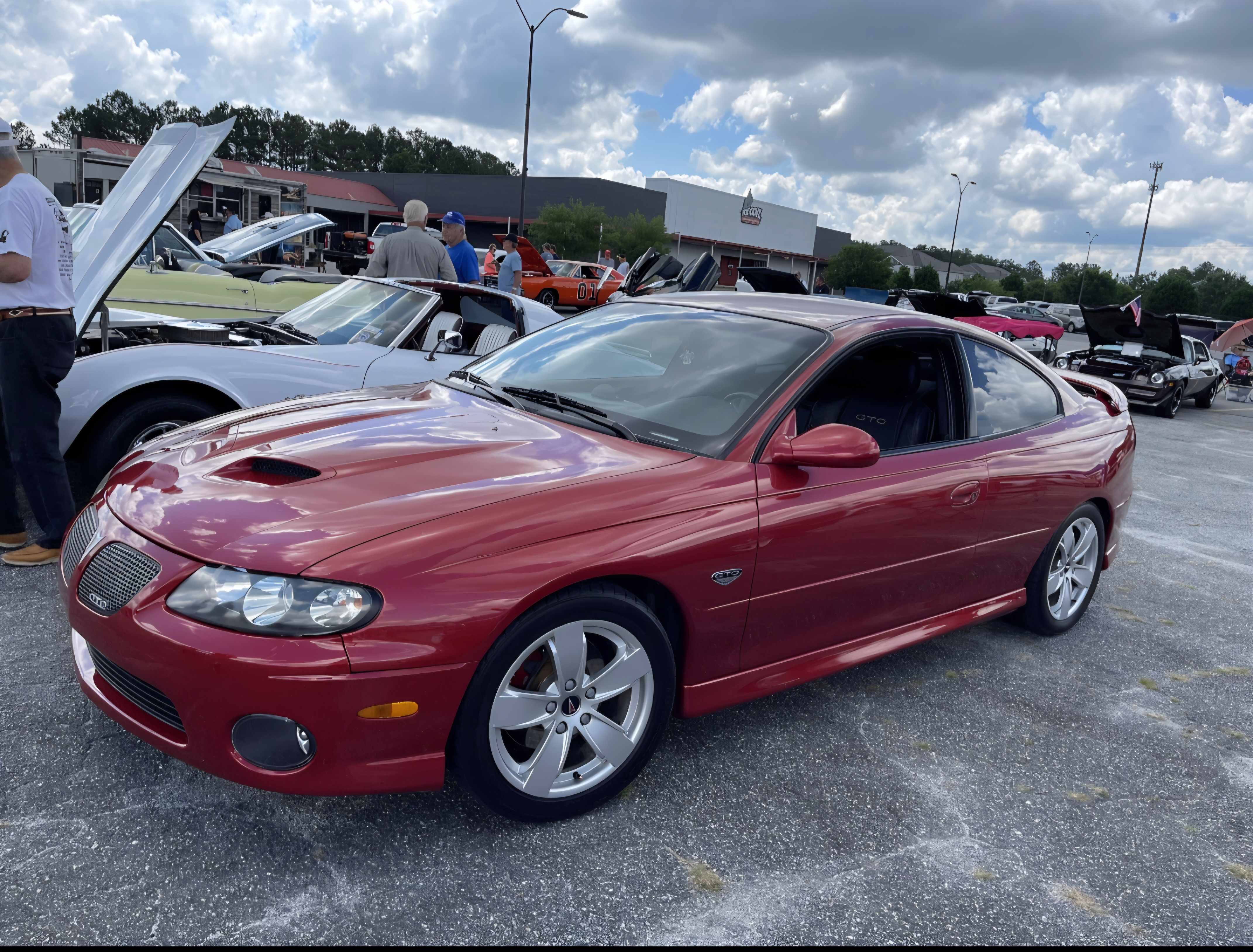 Used 2006 Pontiac GTO RWD image 2