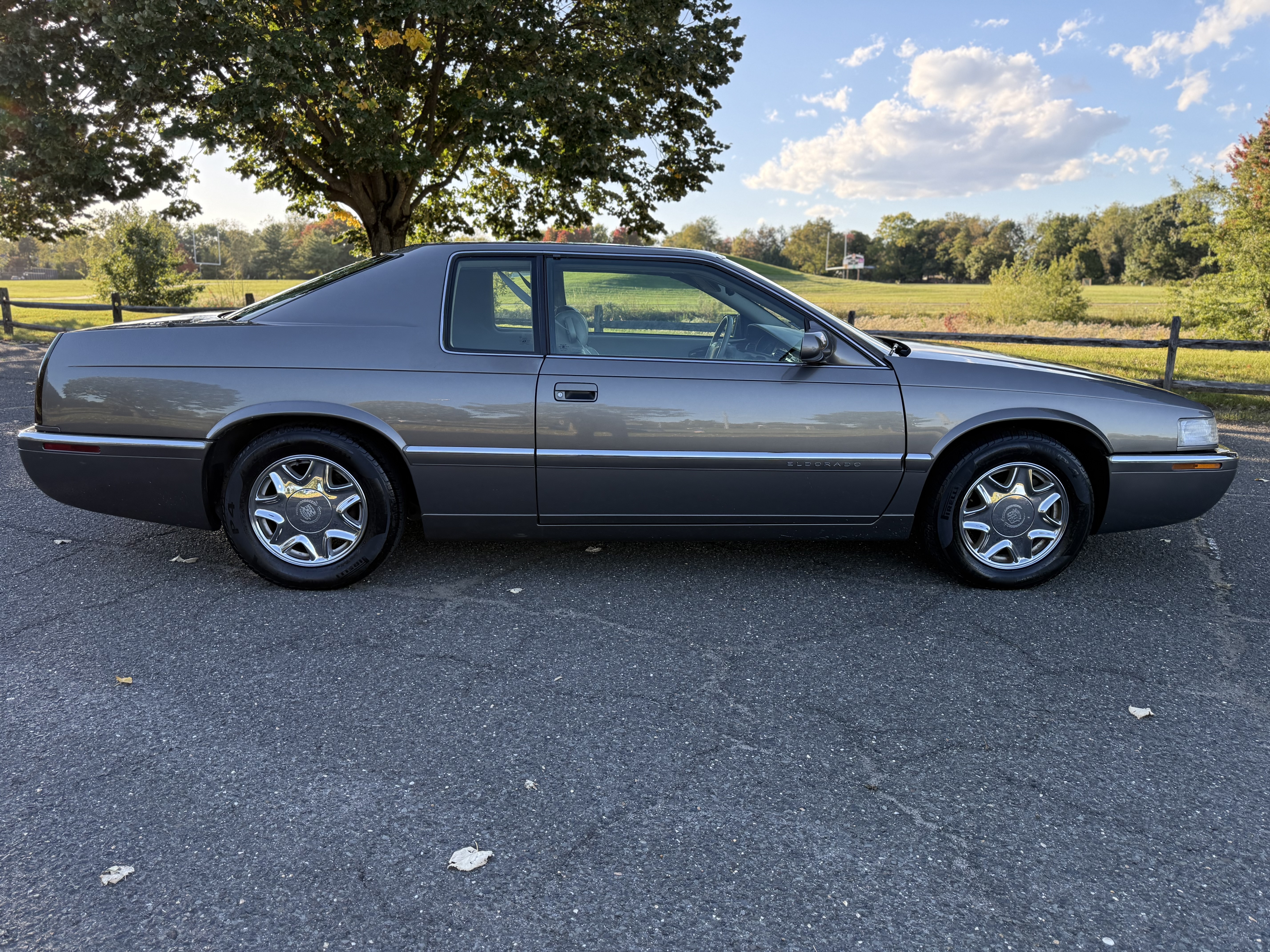 Used 1998 Cadillac Eldorado FWD image 9