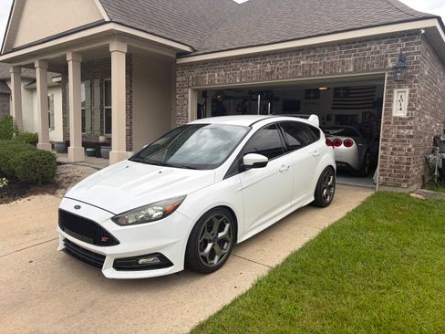 Used 2016 Ford Focus ST FWD image 5