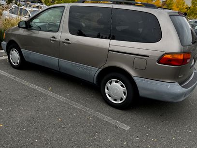 Used 1999 Toyota Sienna LE