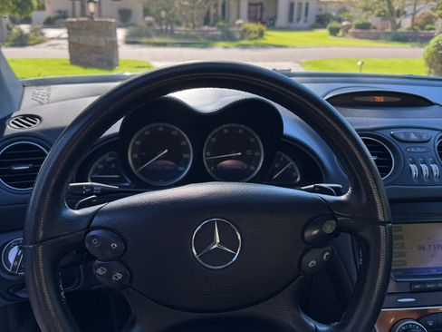 Used 2008 Mercedes-Benz SL 550 w/ AMG Sport Pkg image 9