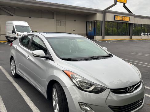 Used 2011 Hyundai Elantra Limited image 16