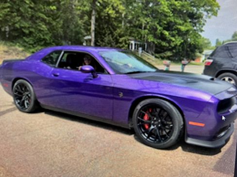 Used 2016 Dodge Challenger SRT Hellcat image 2
