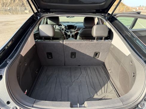 Used 2017 Chevrolet Volt LT w/ Comfort Package image 14