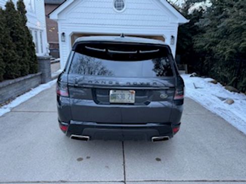 Used 2018 Land Rover Range Rover Sport HSE Dynamic image 8