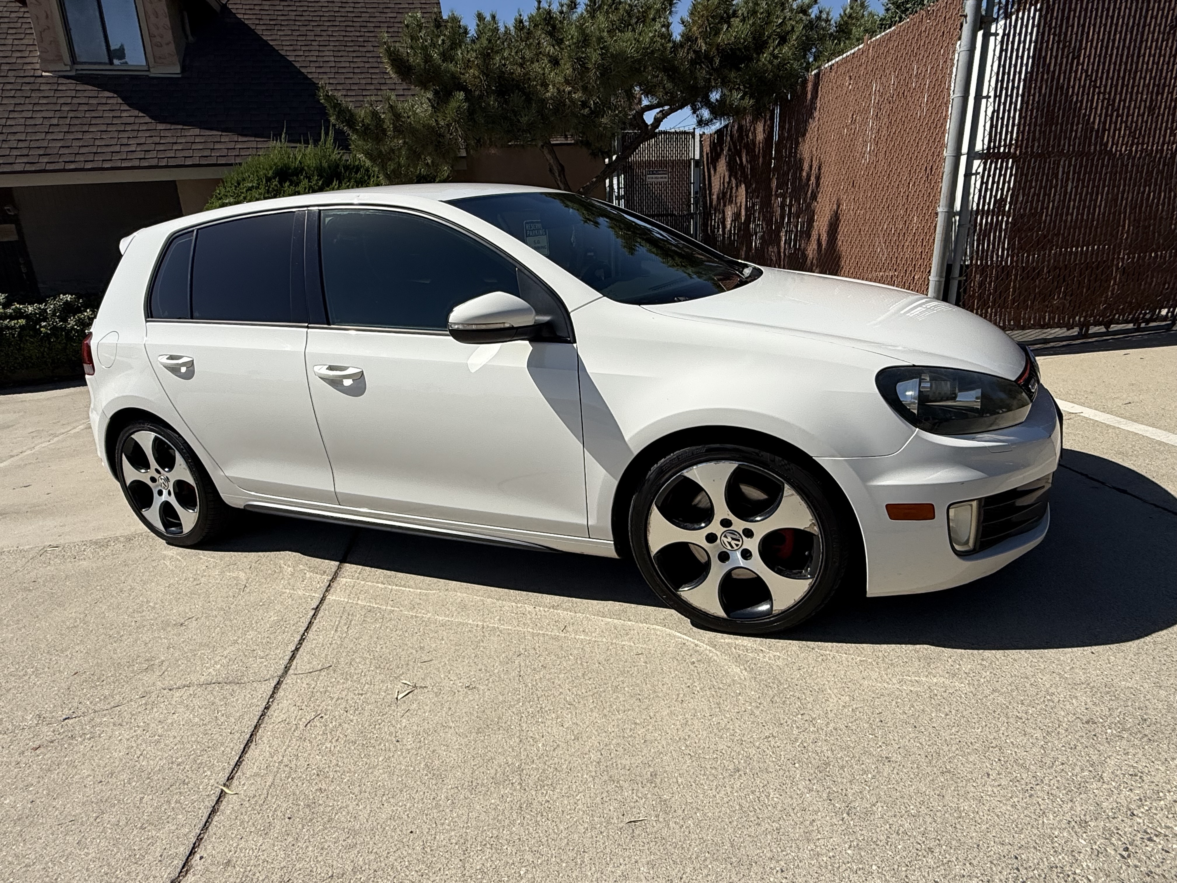 Used 2013 Volkswagen Golf 4-Door FWD image 1