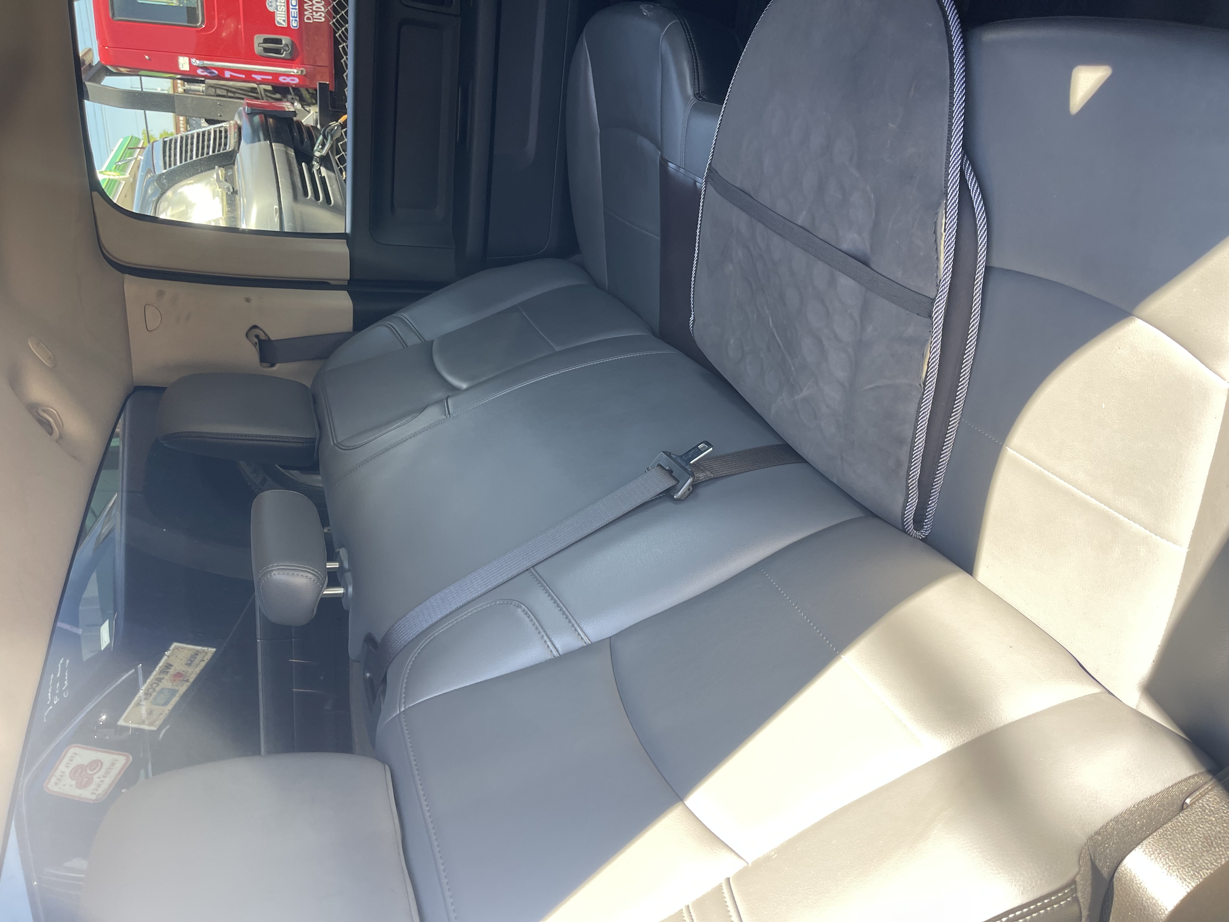 Used 2020 RAM 3500 Tradesman w/ Chrome Appearance Group AWD/4WD image 2