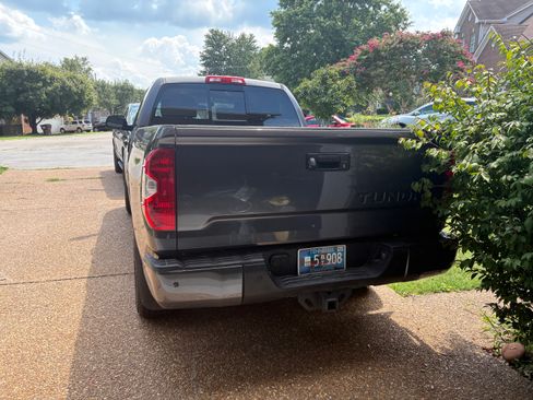 Used 2016 Toyota Tundra SR5 image 2