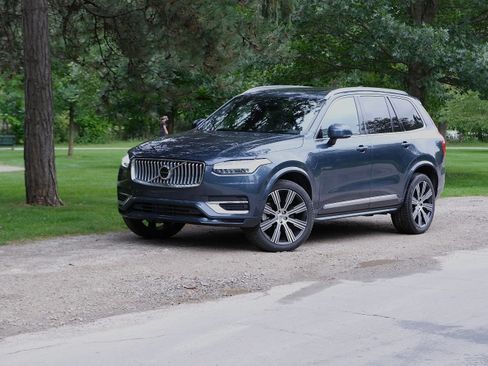 Used 2024 Volvo XC90 T8 Plus w/ Protection Package Premier image 4