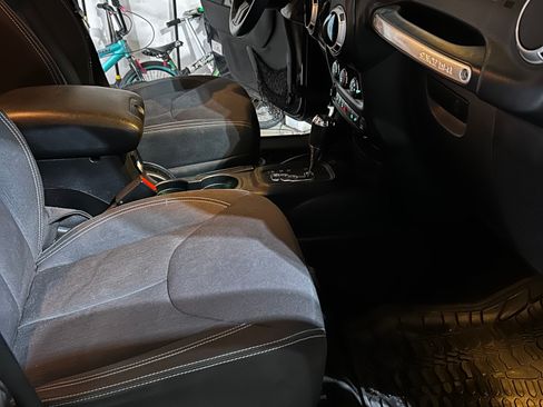 Used 2015 Jeep Wrangler Unlimited Sahara w/ Dual Top Group image 10