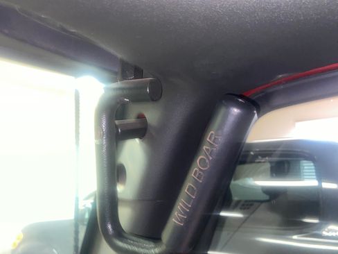 Used 2010 Jeep Wrangler Sahara image 13