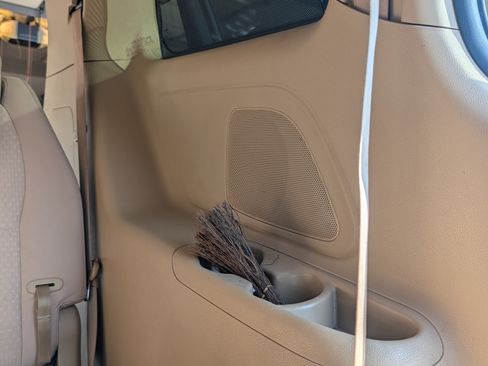 Used 2016 Kia Sedona LX w/ Option Group 020 image 20