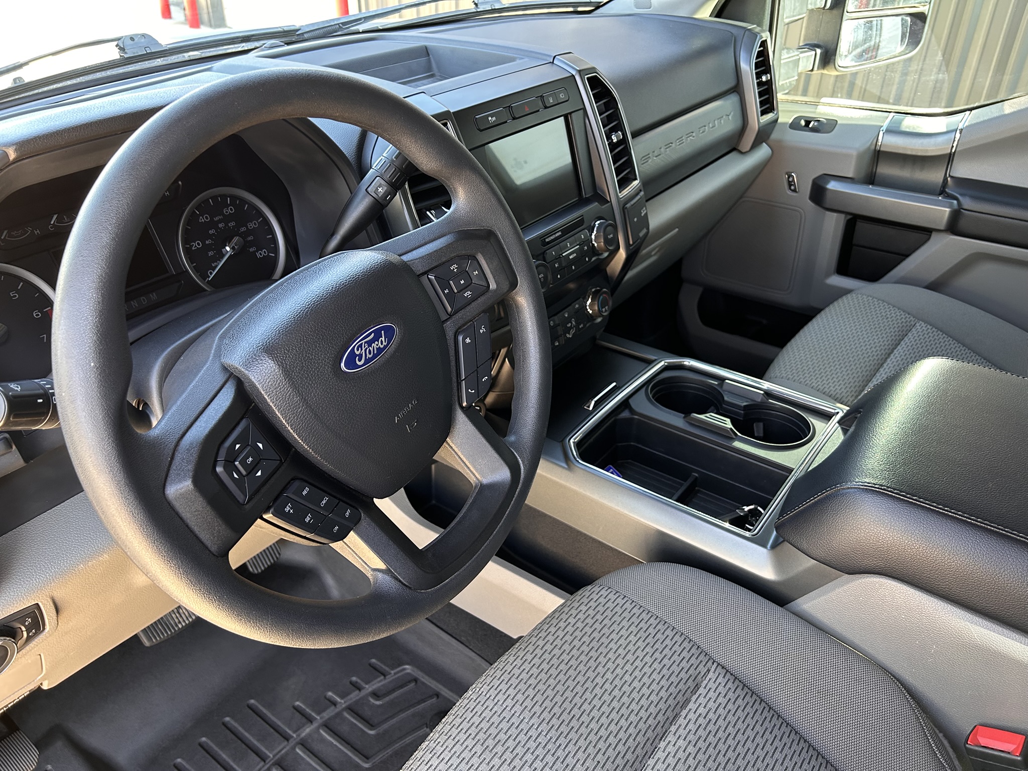 Used 2022 Ford F250 XLT w/ Black Appearance Package AWD/4WD image 8
