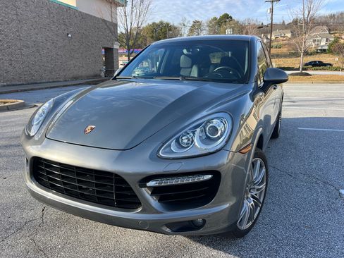 Used 2014 Porsche Cayenne Turbo S image 11