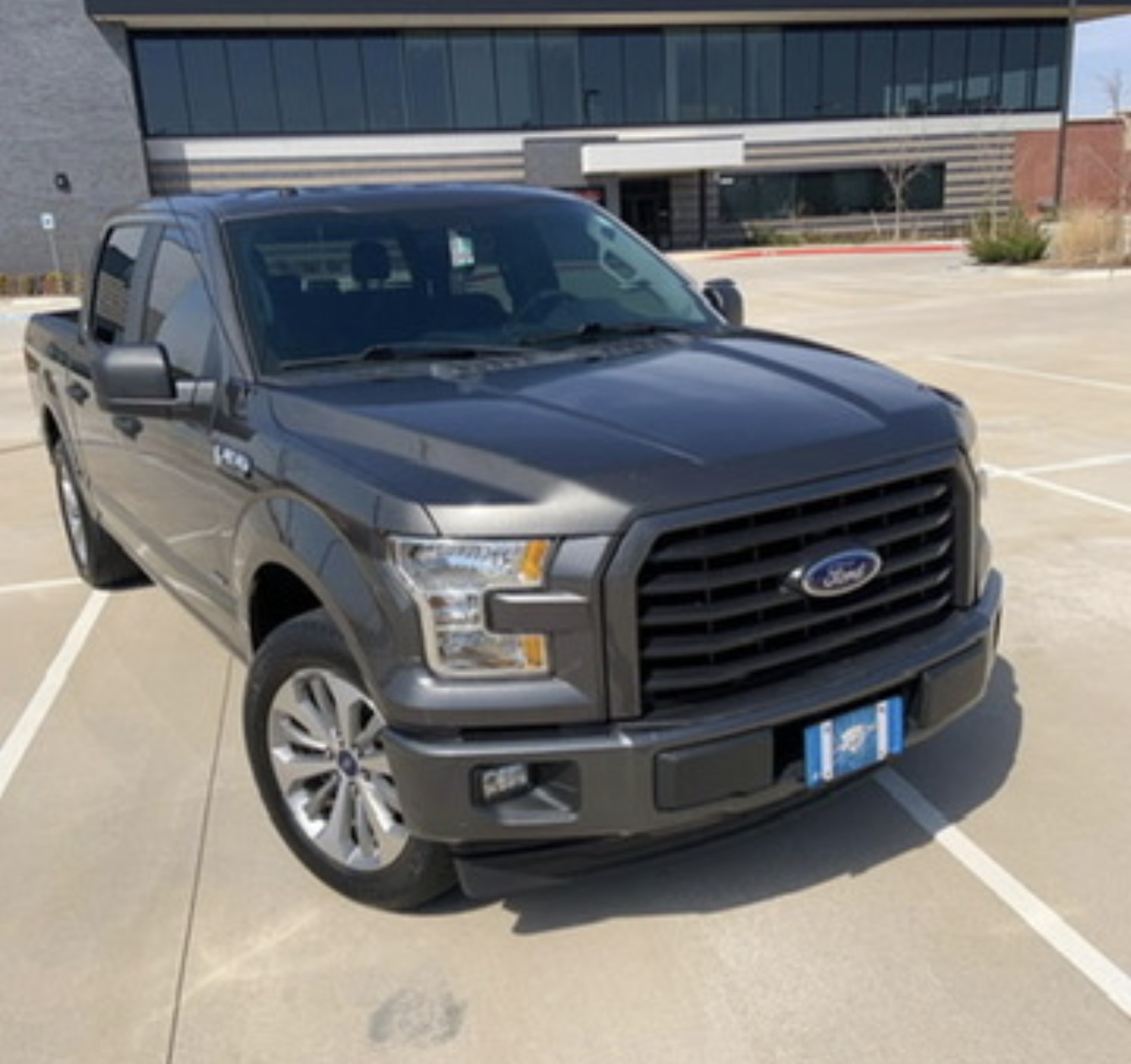 Used 2017 Ford F150 XL w/ Equipment Group 101A Mid RWD image 1