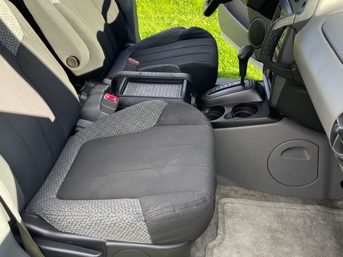 Used 2004 Pontiac Aztek 2WD w/ 1SB Preferred Equipment Group image 22