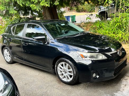 Used 2012 Lexus CT 200h Premium w/ Leather Pkg FWD image 4