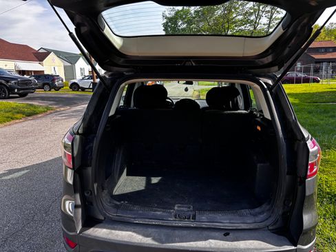 Used 2018 Ford Escape S image 9