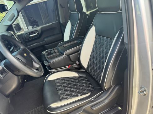 Used 2020 Chevrolet Silverado 1500 Custom w/ Custom Value Package image 8