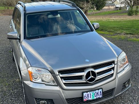 Used 2010 Mercedes-Benz GLK 350 2WD image 4